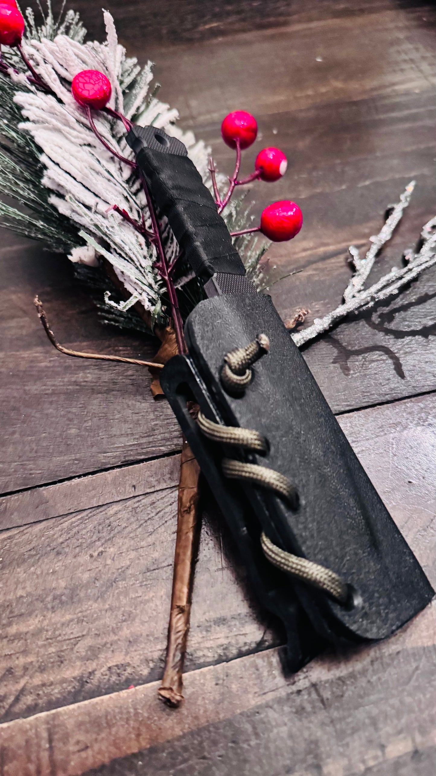Holiday G10 Knife