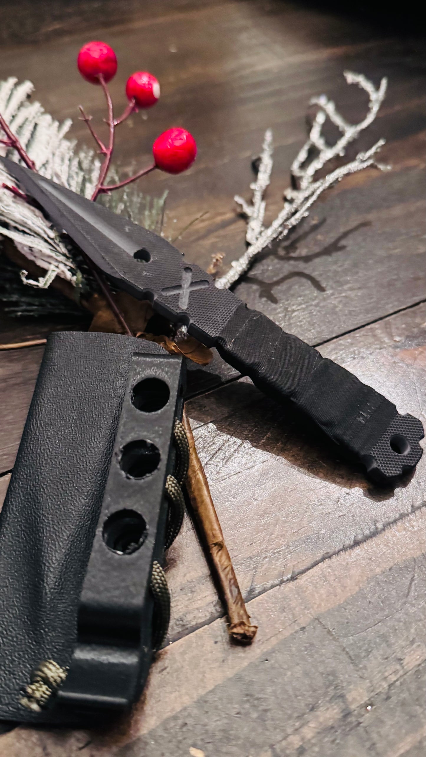 Holiday G10 Knife