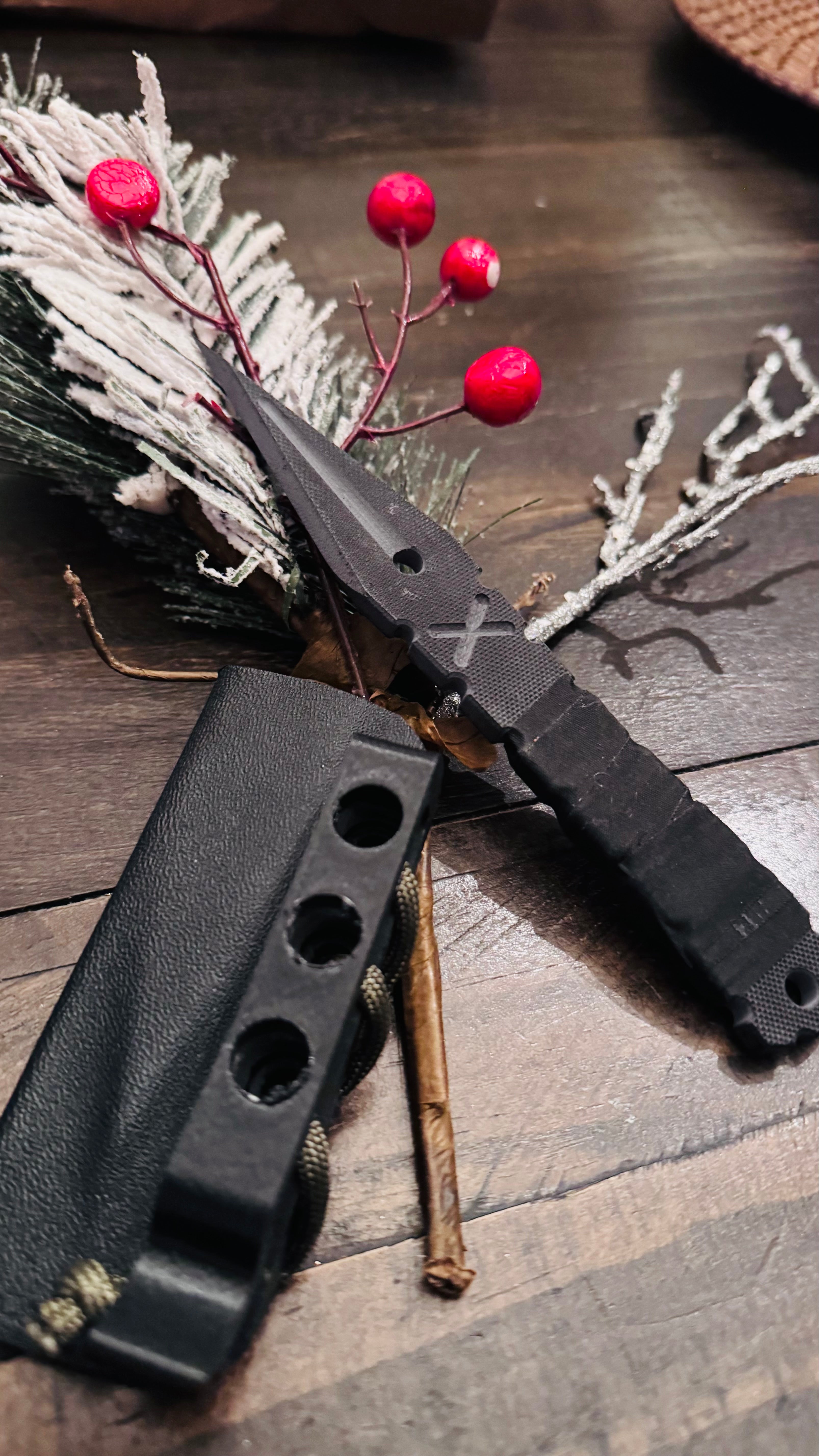 Holiday G10 Knife