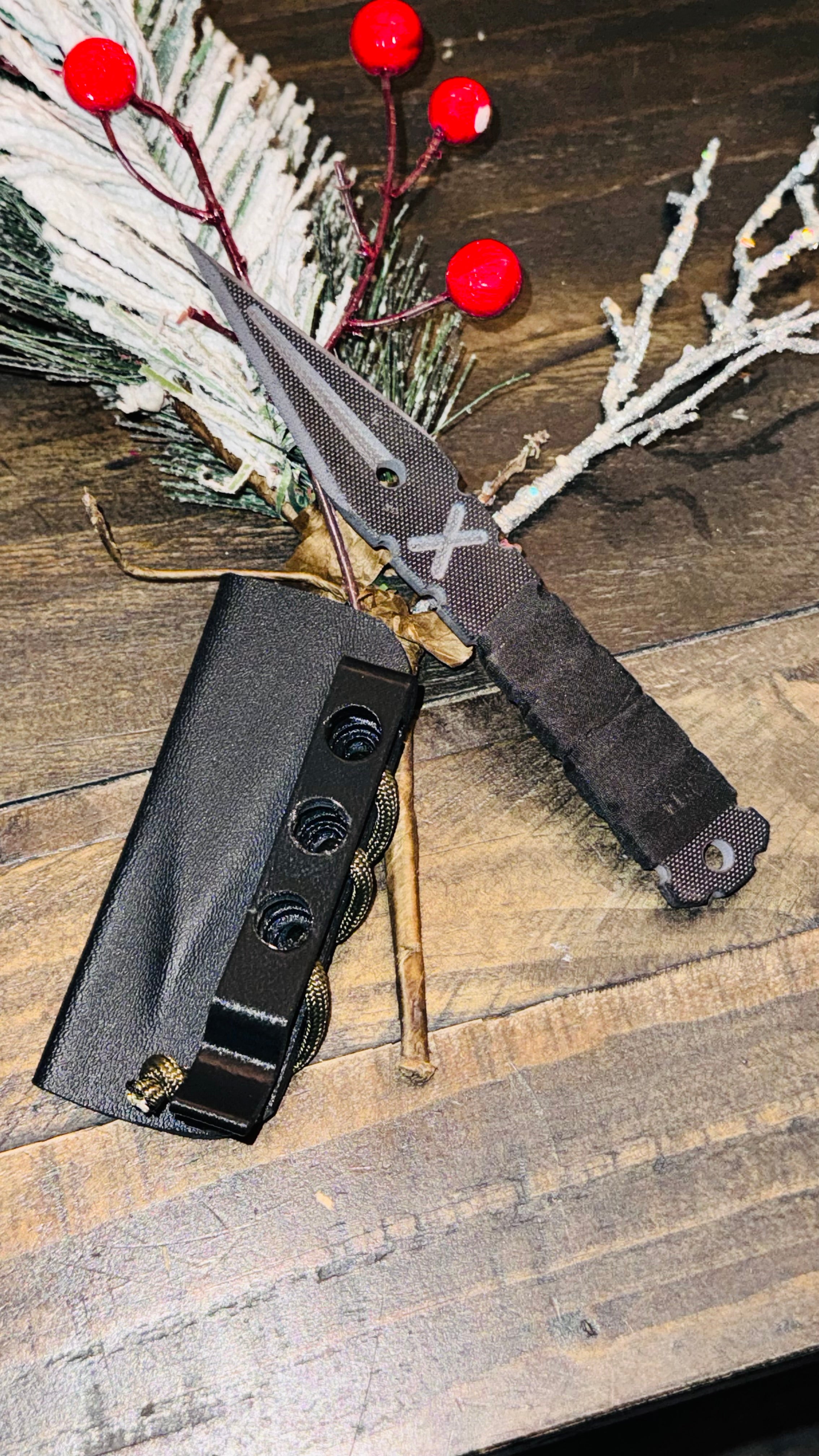 Holiday G10 Knife